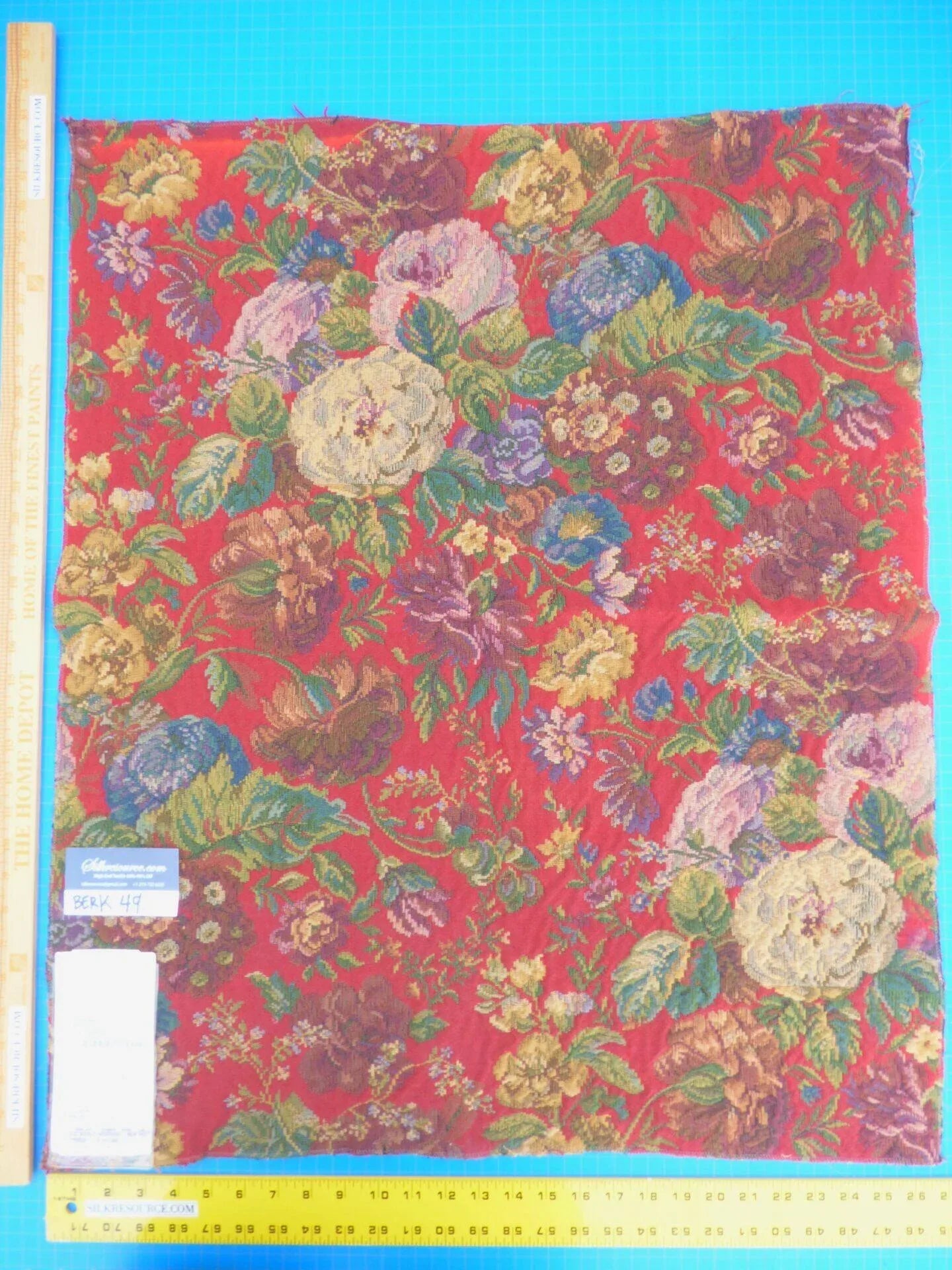 12 Berkbox49 Scalamandre Square Veronica Red Floral MSRP USD 200+