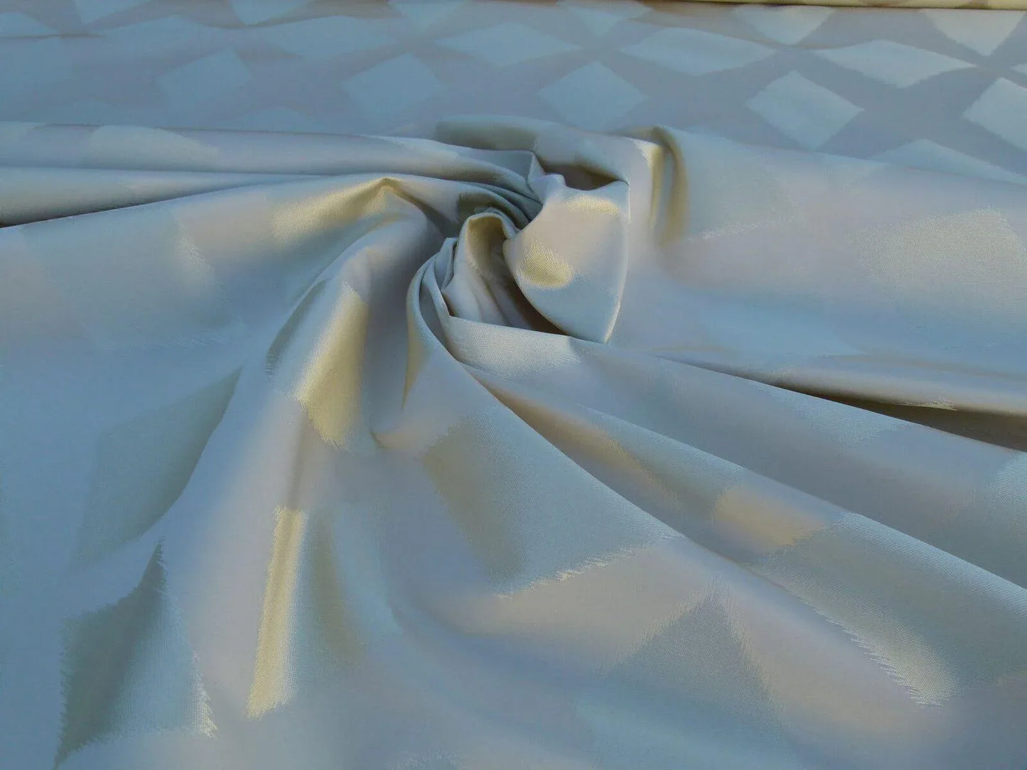 Scalamandre Polygon Grey Watkins Brilliant Cream Silk Cotton Old World Weavers MSRP USD 260/Y