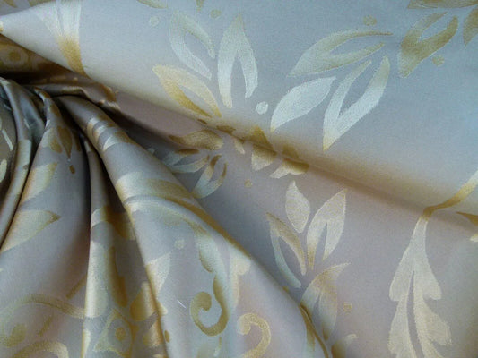 Scalamandre Navonna Pearl Grey Neoclassical Silk Lampas Medallion Crest MSRP USD 444/yard Old World Weavers