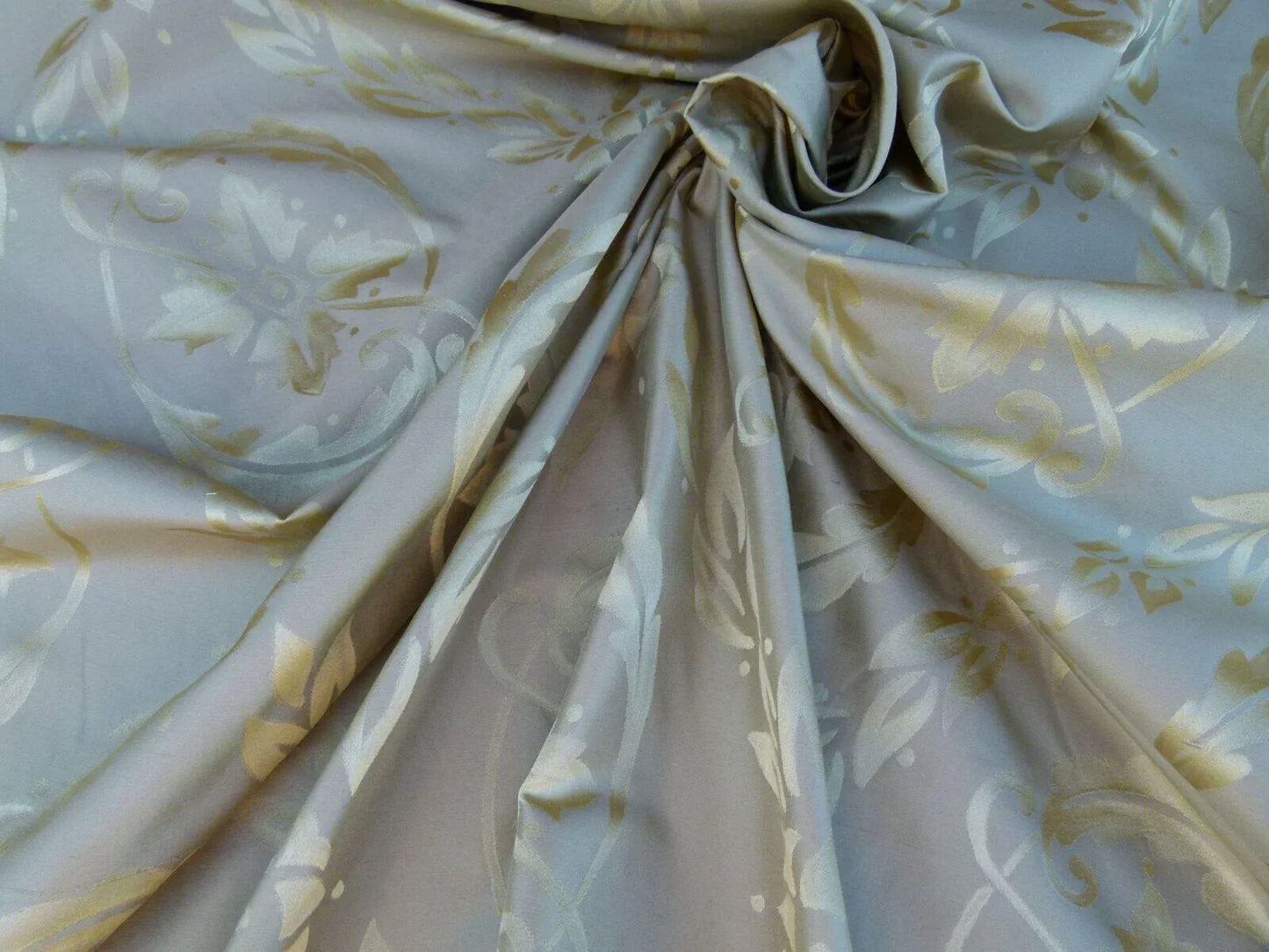 Scalamandre Navonna Pearl Grey Neoclassical Silk Lampas Medallion Crest MSRP USD 444/yard Old World Weavers