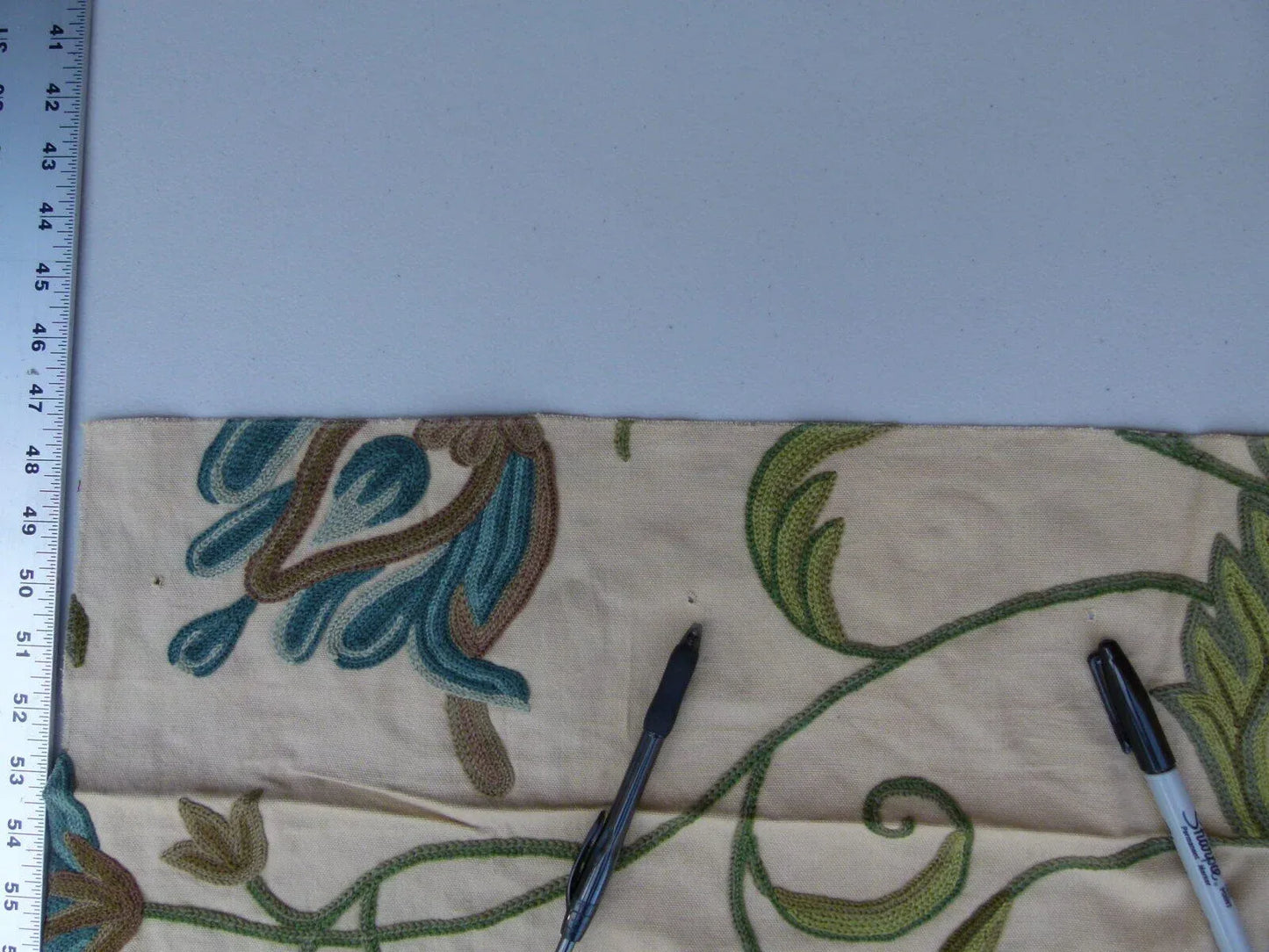 47 Ev11 Scalamandre Showroom Sample Square Pandya Bluejay Taupe Crewel Embroidery Floral Minor Defect