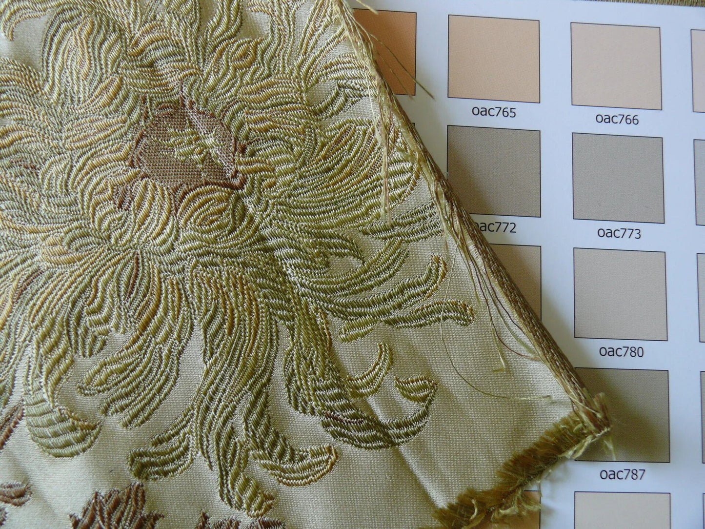 100% Silk Lampas Realistic Stemmed Chrysanthemums “Spa” Gold