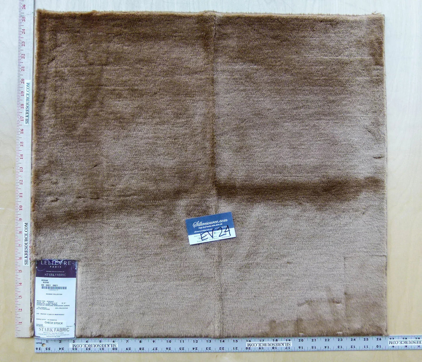 3 EV24 25"x27" Scalamandre KODIAK BLOND Faux Fur Velvet Brown
