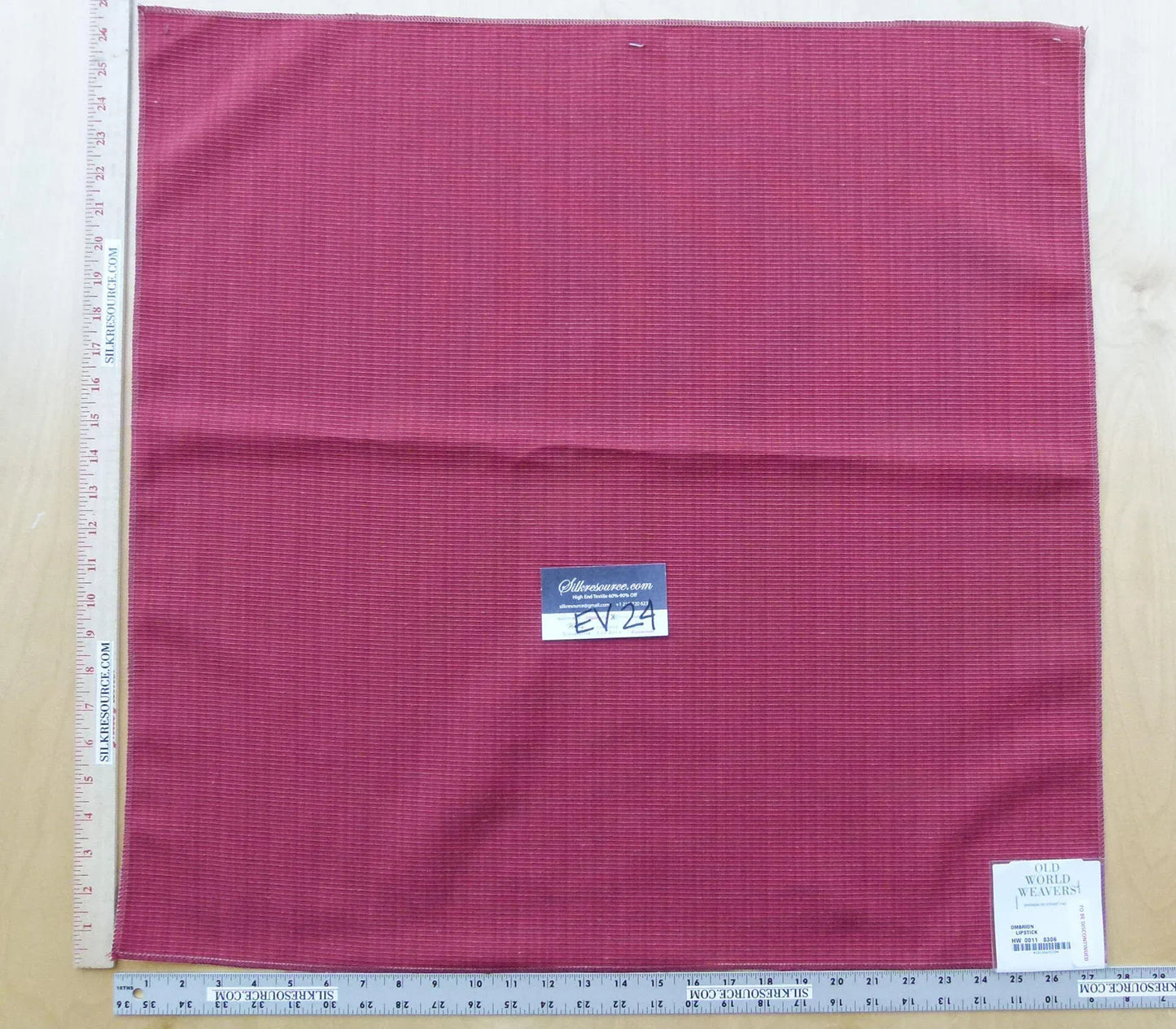 25 EV24 27"x27" Square Scalamandre Texture Plain Red Stripe