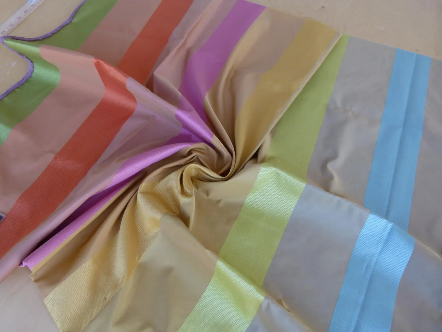 7 EV27 32.5" x 43.5"wide Scalamandre ARC EN CIEL Ho anis Viscose Stripe Brown