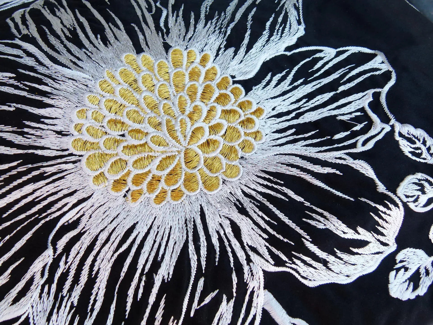 28 EV27 2.3yd x 54″wide Scalamandre DUCHESS SILK Black Embroidery Large pattern Botanical Foliage