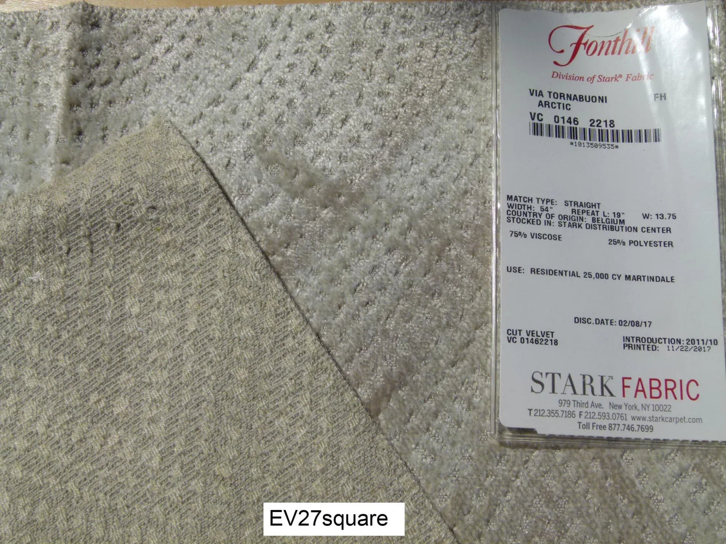 Scalamandre Fonthill Via Tornabuoni Arctic Cut Velvet Diamond Ogee Gray - Square 26"x26"