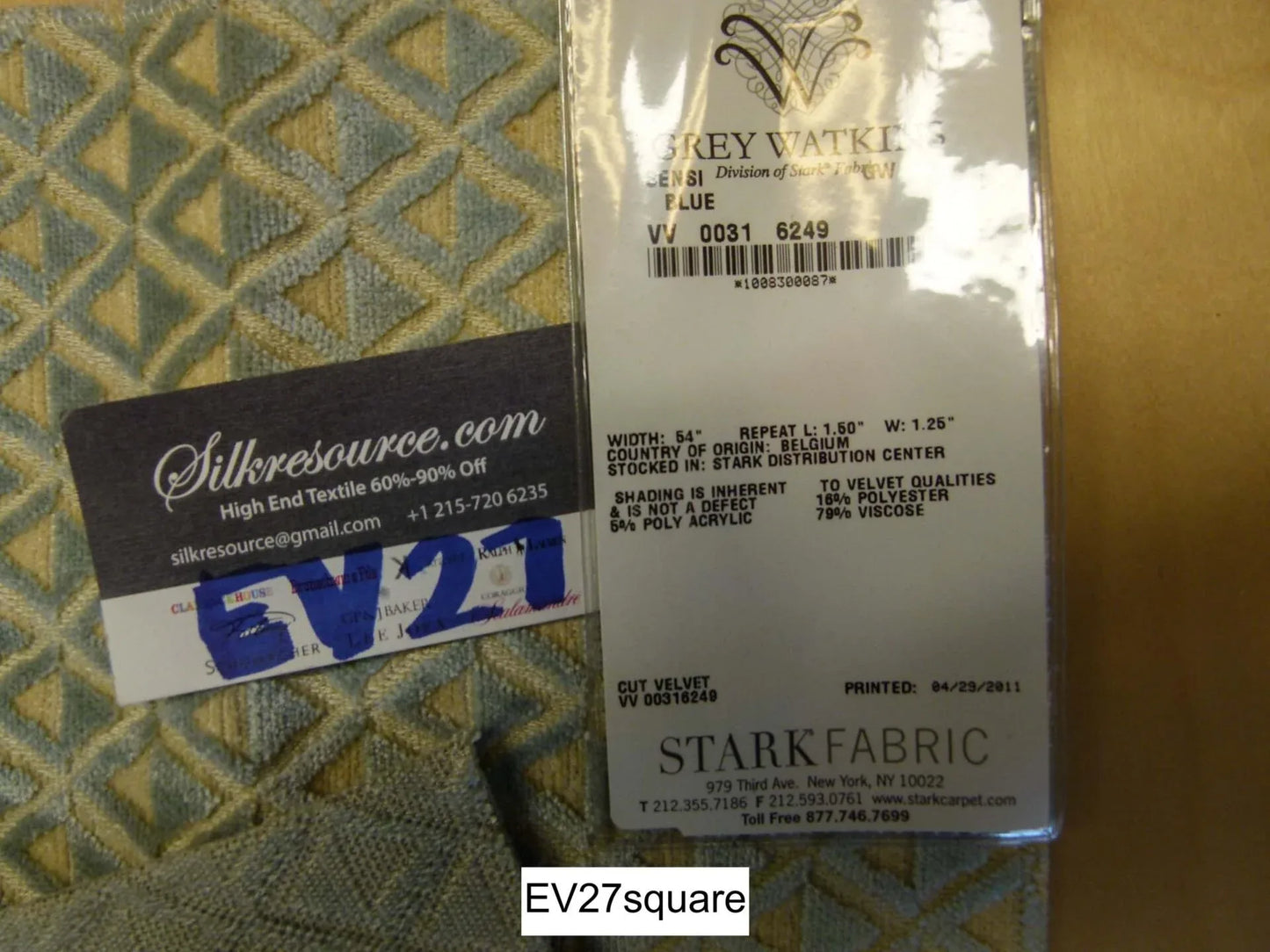 Scalamandre Grey Watkins Sensi Blue Cut Velvet Diamond Ogee Small Scale - Square