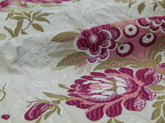 55 EV32 Square 1 yard x 26 inches Scalamandre Old World Weavers Pallazo Chigi Lampas Strawberry Green