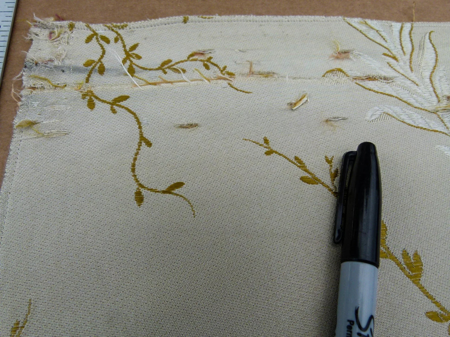 56 EV32 Square 27 x 27 inches Scalamandre Old World Weavers Printemps Beige Floral Botanical