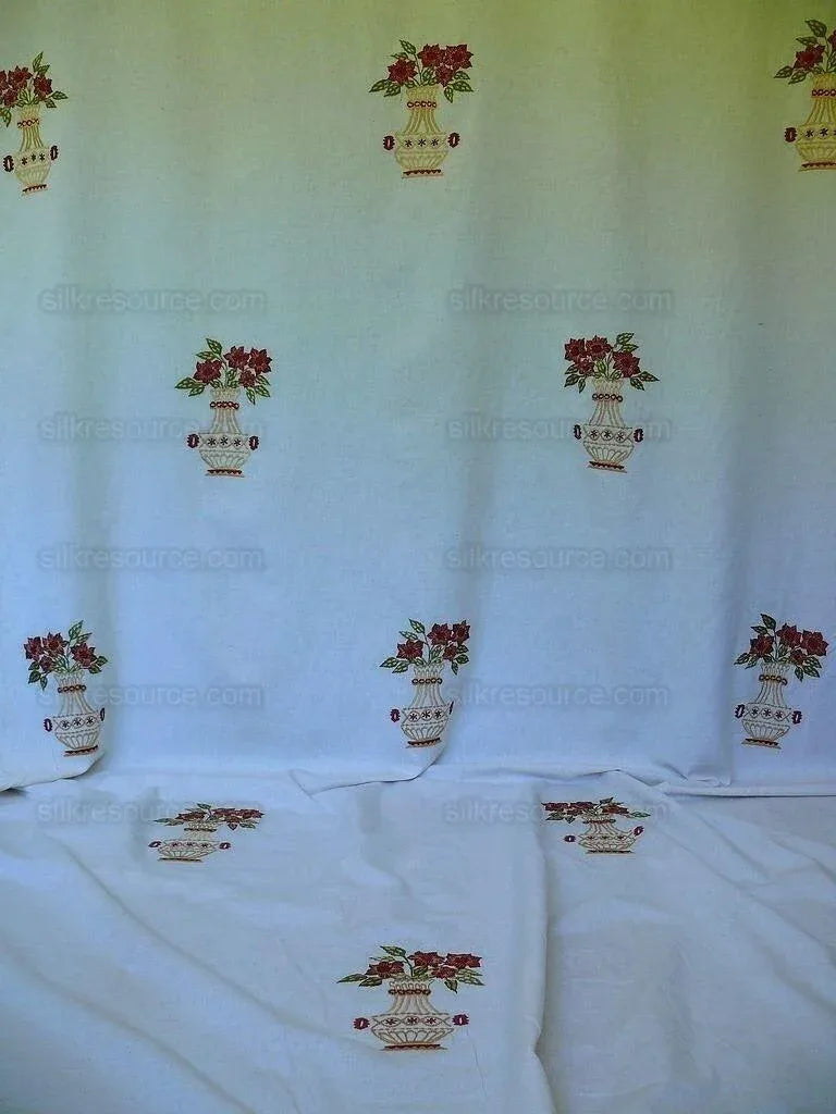 Fabricut Quilvio Embroidered Linen/cotton Red Bouquet On Nat Bty