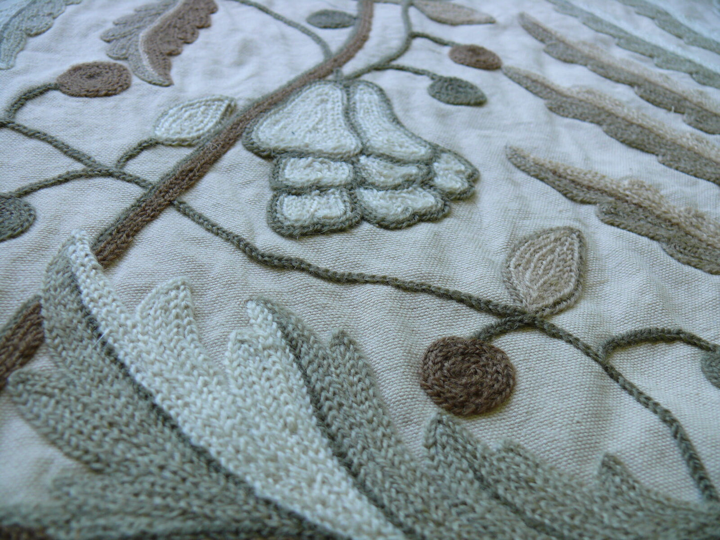 Scalamandre Antoine Natural and White Wool Crewel on Cotton Embroidery 1Y++ MSRP USD 338/Y