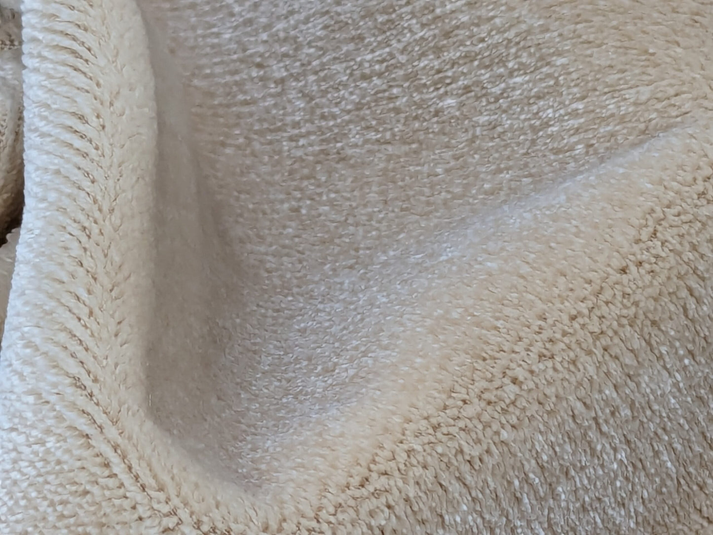 King's Silk Velvet Cream Buttery White Radiance Highest Quality Heavy 39,000+ martindale MSRP USD 728/Yard
