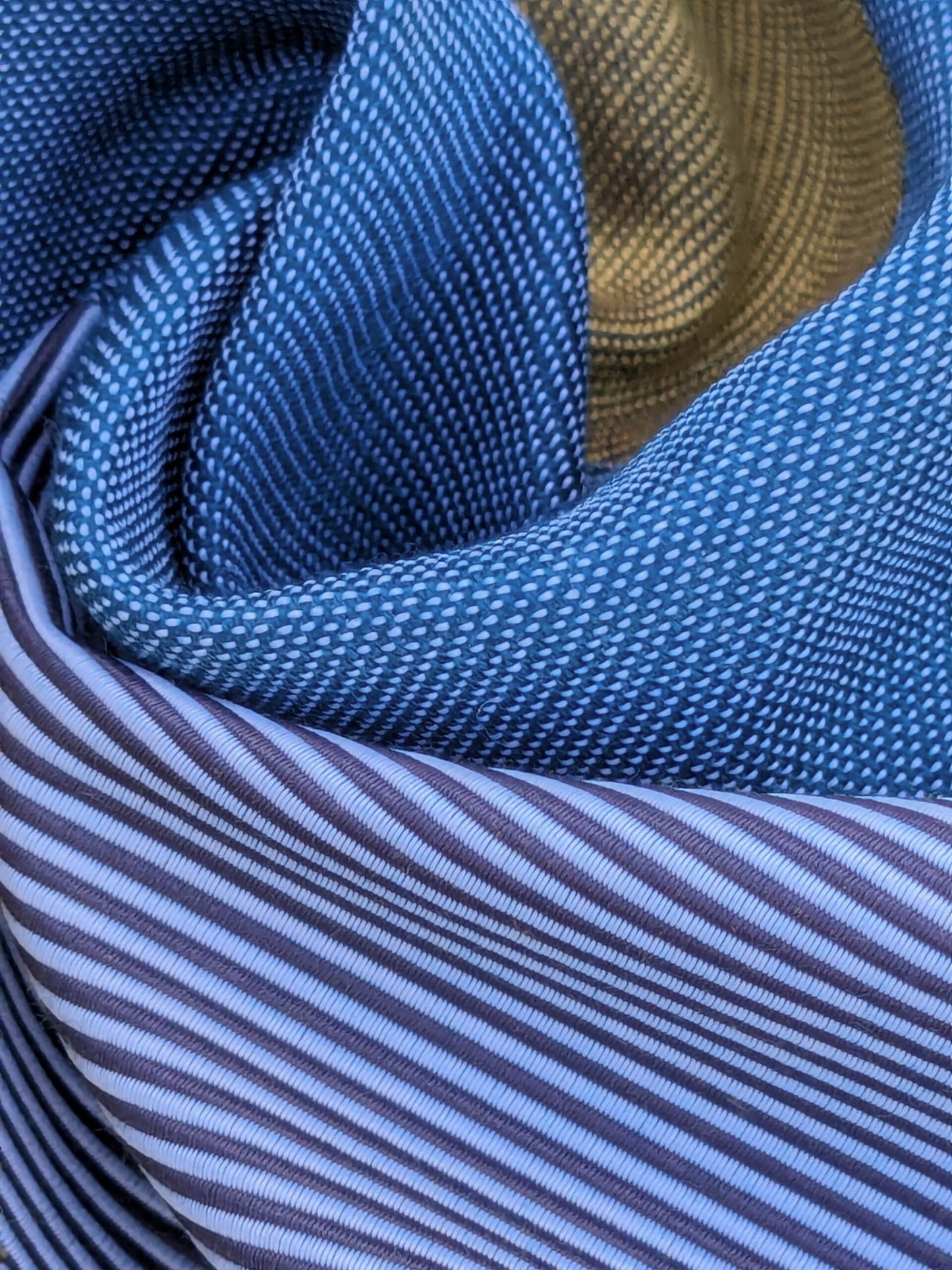 20 EV35 Length 1.4y Lelievre Paris Allure M1 Sport Blue Yellow White Large Jacquard Abstract Graphic MSRP USD574/y