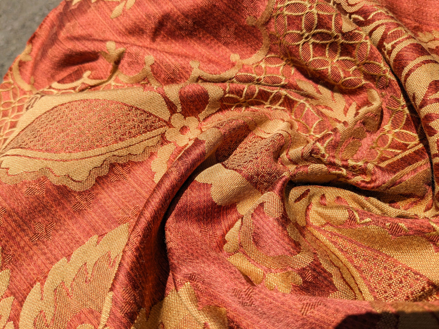 Scalamandre Bosfo Damask Red/ Gold Cotton Strie Damask Rose Greek Urn Medallion MSRP USD 284/y