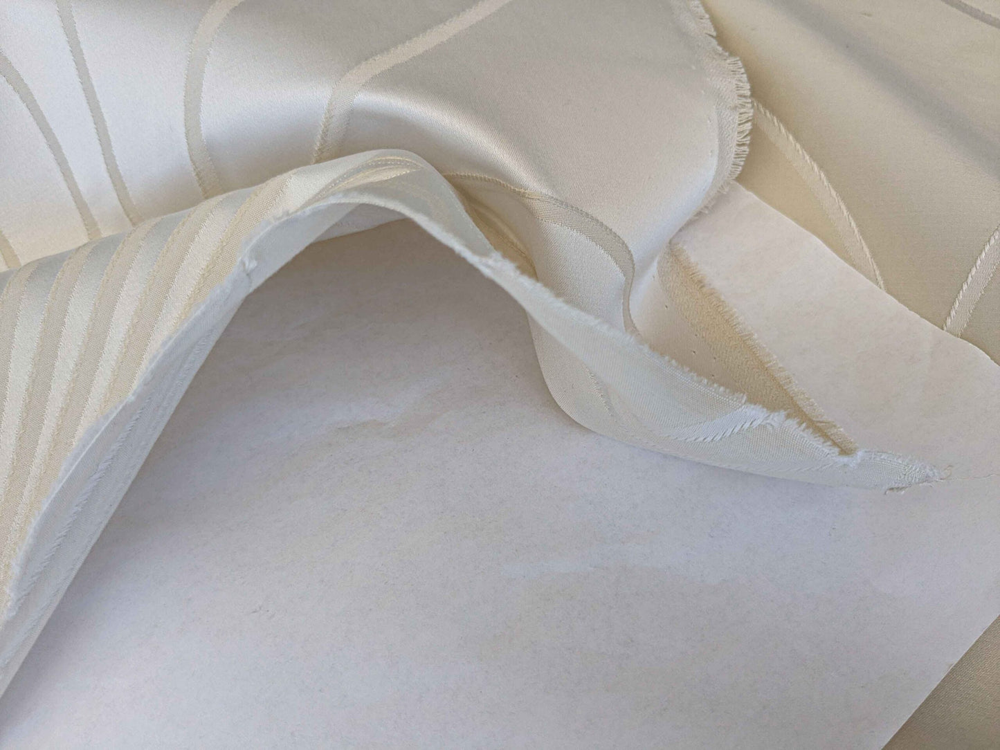 40"Length x 118" Width Lelievre Paris Trefle M1-Ivoire Damask Historic Jacquard Diamond Ogee Graphic White Cream Ivory Polyester