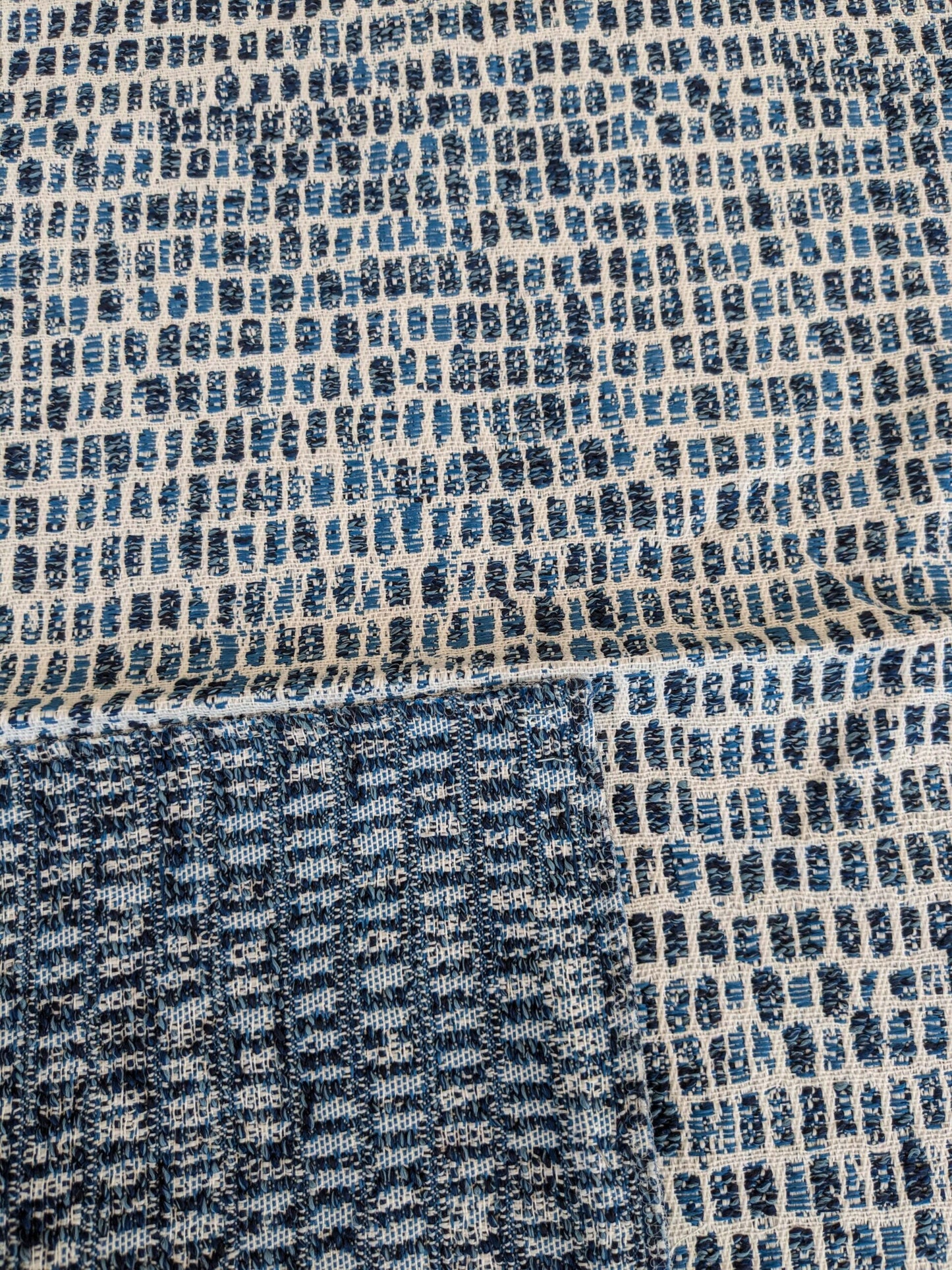 24 EV37 26" x 26" Old World Weavers Colfax Marine Blue White Outdoor Small Scale Texture