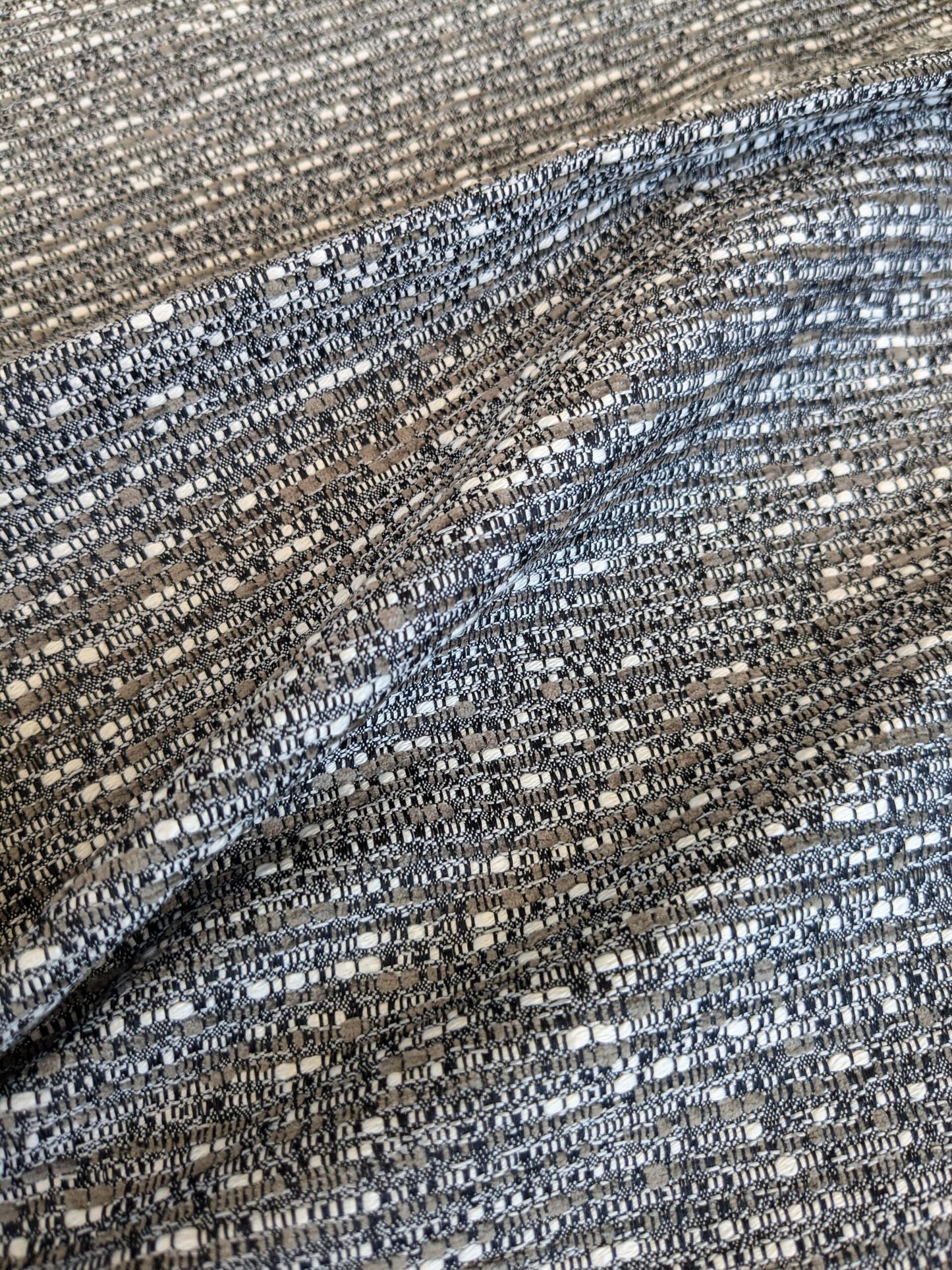 51 EV37 26" x 26" Lelievre Paris Maracas Cendre Dark Gray Solid Texture Polyester