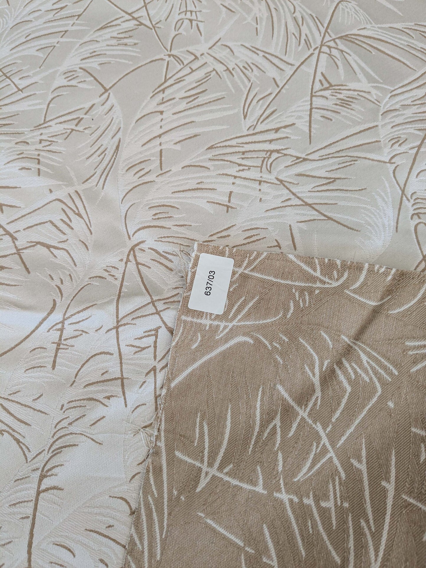 60 EV37 26" x 25" Lelievre Paris Graminae Blanc White Beige Jacquard Woven