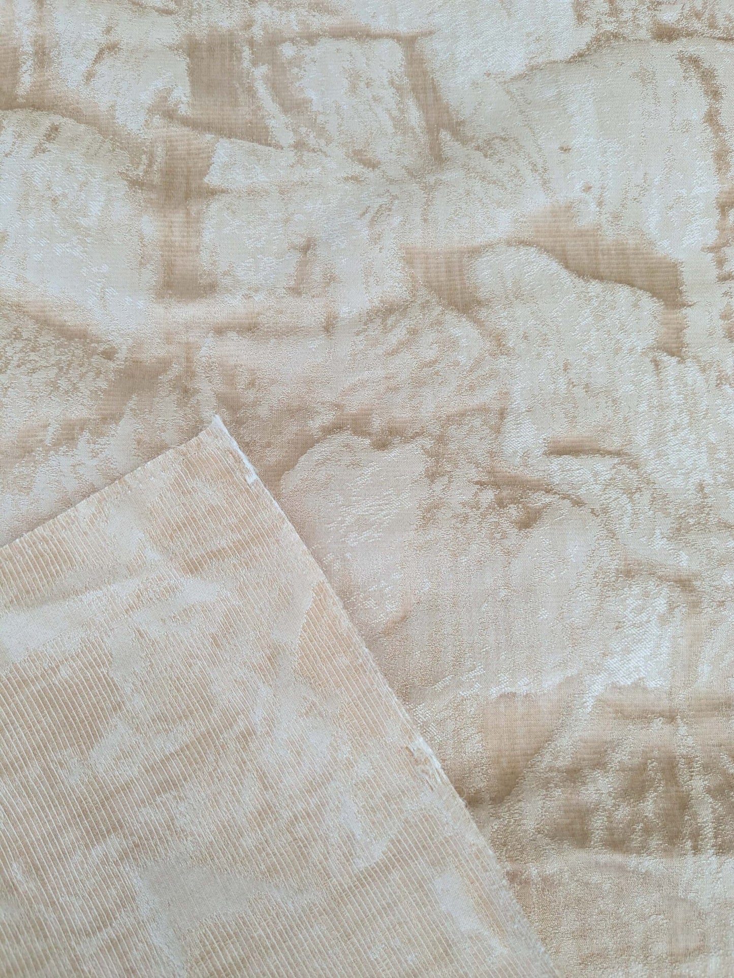 82 EV37 26" x 27" Old World Weavers Trilussa Pearl White Gray Abstract Large Jacquard