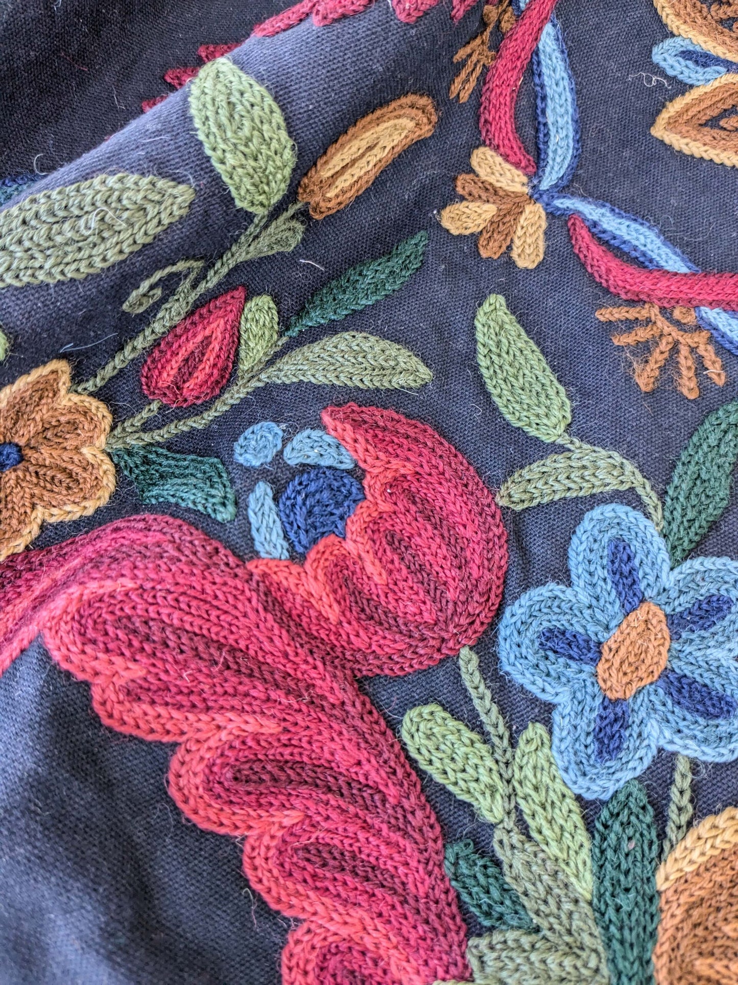 2.5y Scalamandre Magnificent Lalita Wool Crewel Rose Flower Black MSRP USD494/Y