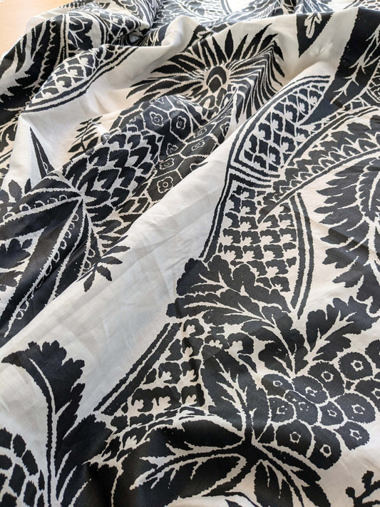 33 EV38 Scalamandre East India Bianco Nero Black White Printed Linen Damask 2.2y MSRP USD 440/Y