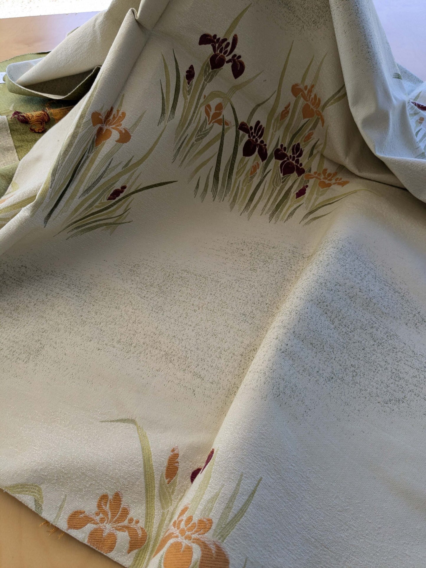 12 EV39 2.5y Scalamandre Colony Arancio Bordeaux Floral Botanical Orange Red Flower on Cream White