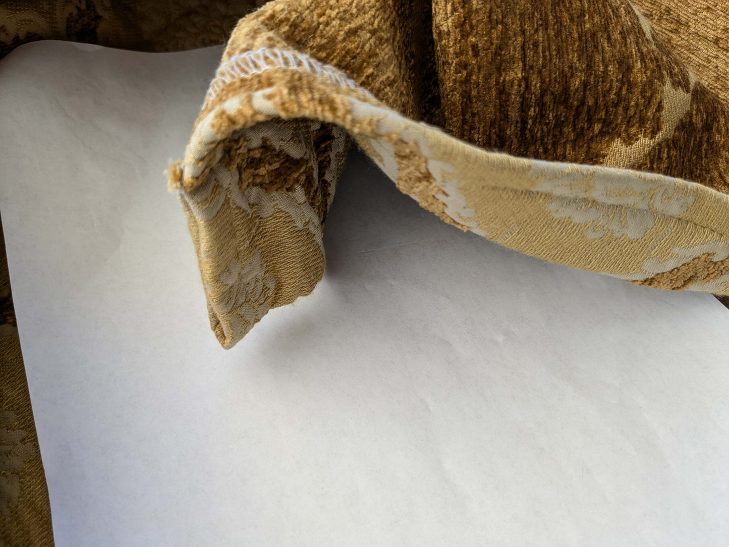 17 EV40 2.4yards x 52"W Scalamandre Ecussons Gold Medallion Artichoke Art Deco Renaissance Heavy MSRP USD480/y