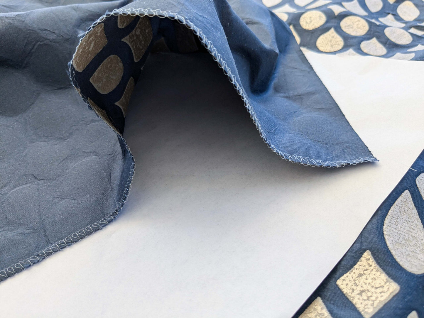 9 EV41 2.4yard x 53" Scalamandre Christian Fischbacher Indorato Royal Blue Beige Silk Print Ogee Fretwork Lattice MSRP USD700+/y