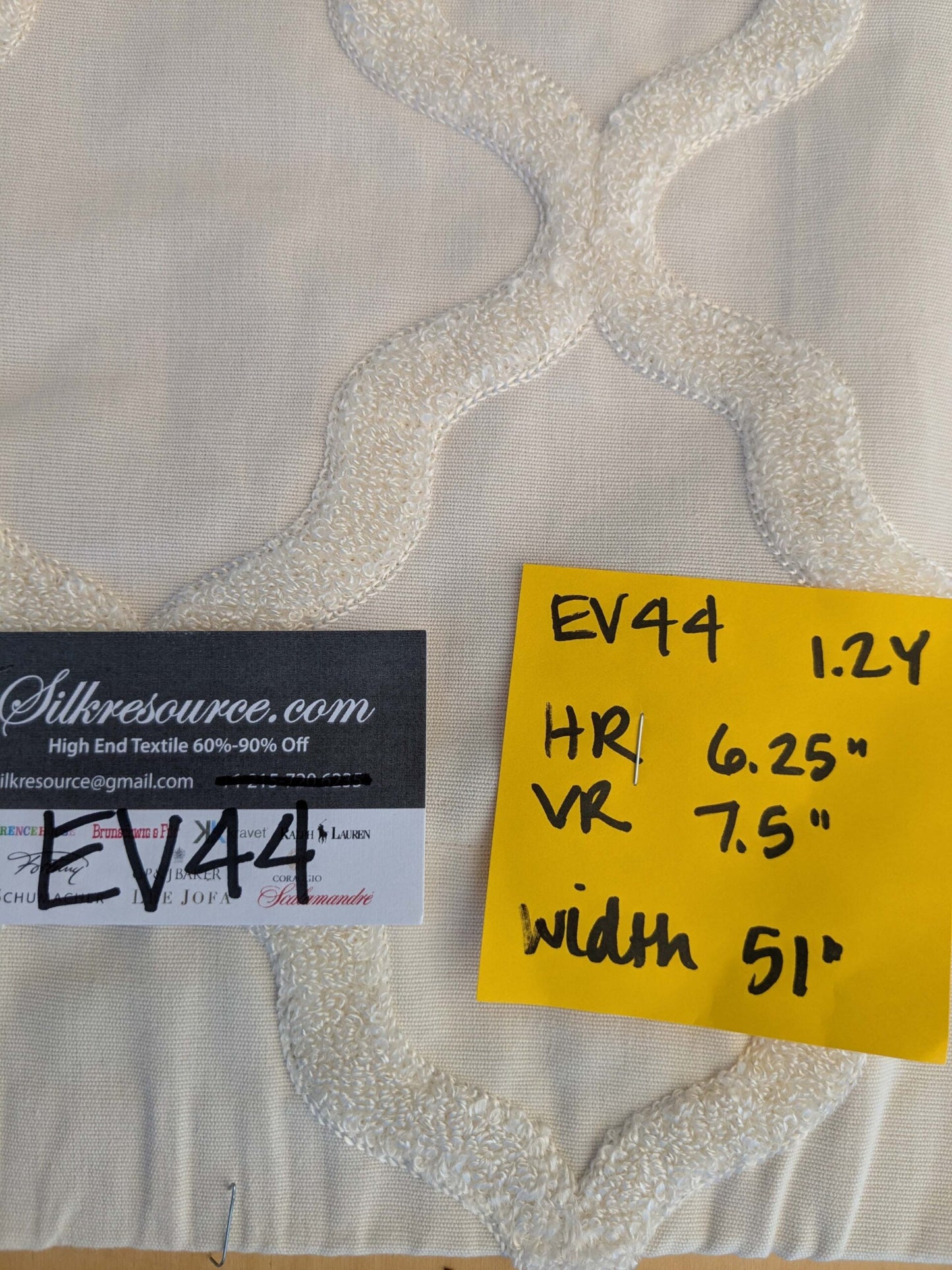 7 EV44 1.2y x 54"w Scalamandre Fonthill Astley Boucle White Cream Diamond Ogee MSRP USD 338/Y
