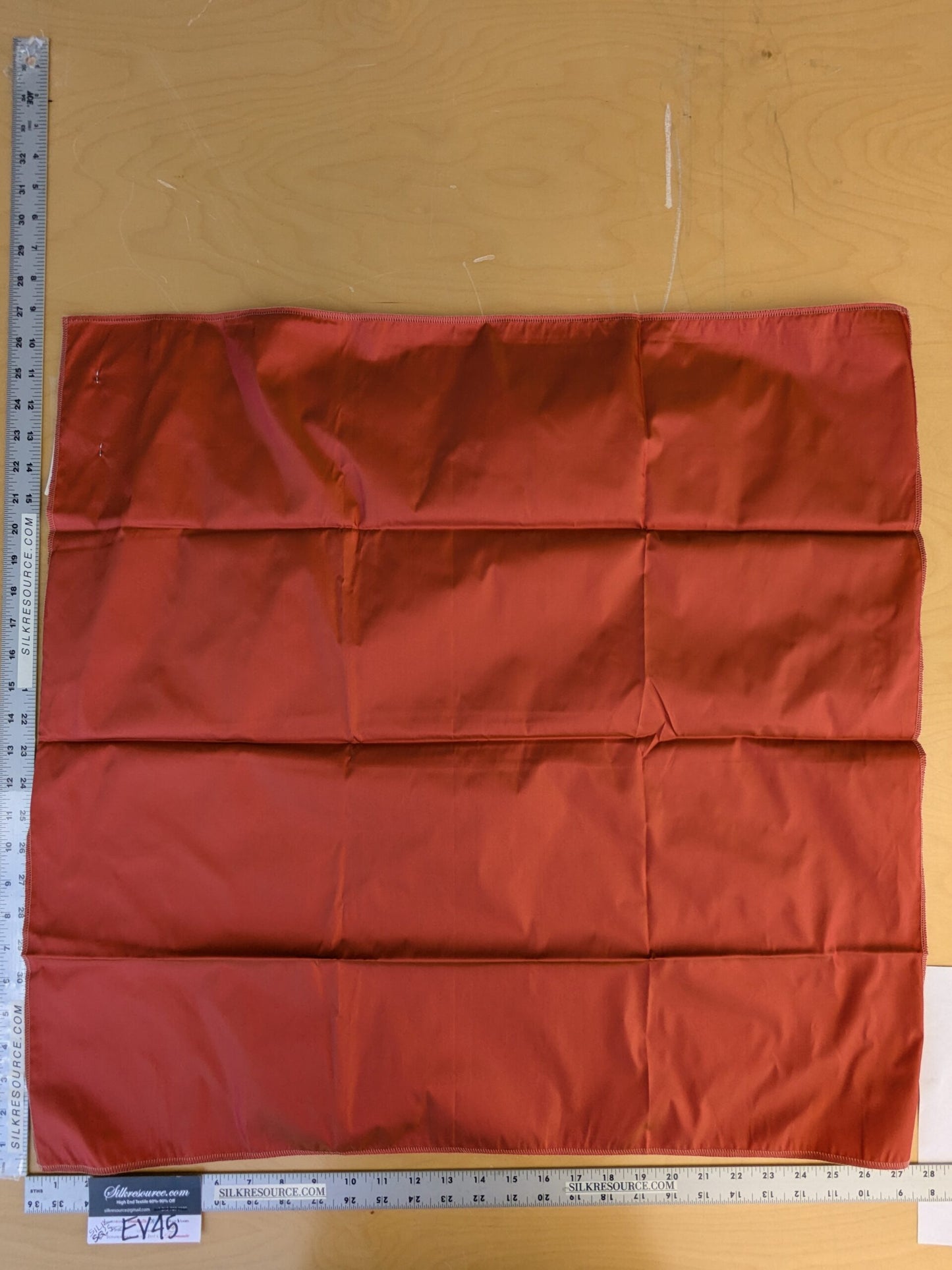 37 EV45 Square Scalamandre Lelievre Paris Psyche Reversible Orange Polyester Solid Taffeta