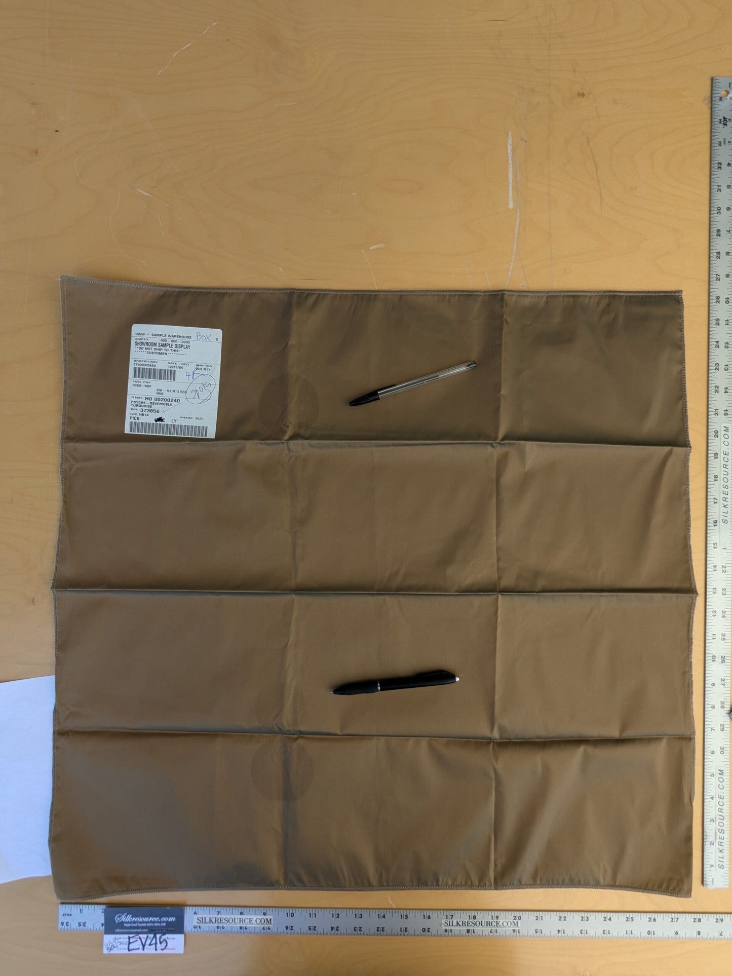 47 EV45 Square Scalamandre Lelievre Paris Psyche Reversible Turquoise Blue Polyester Solid Taffeta(Faint Spots)