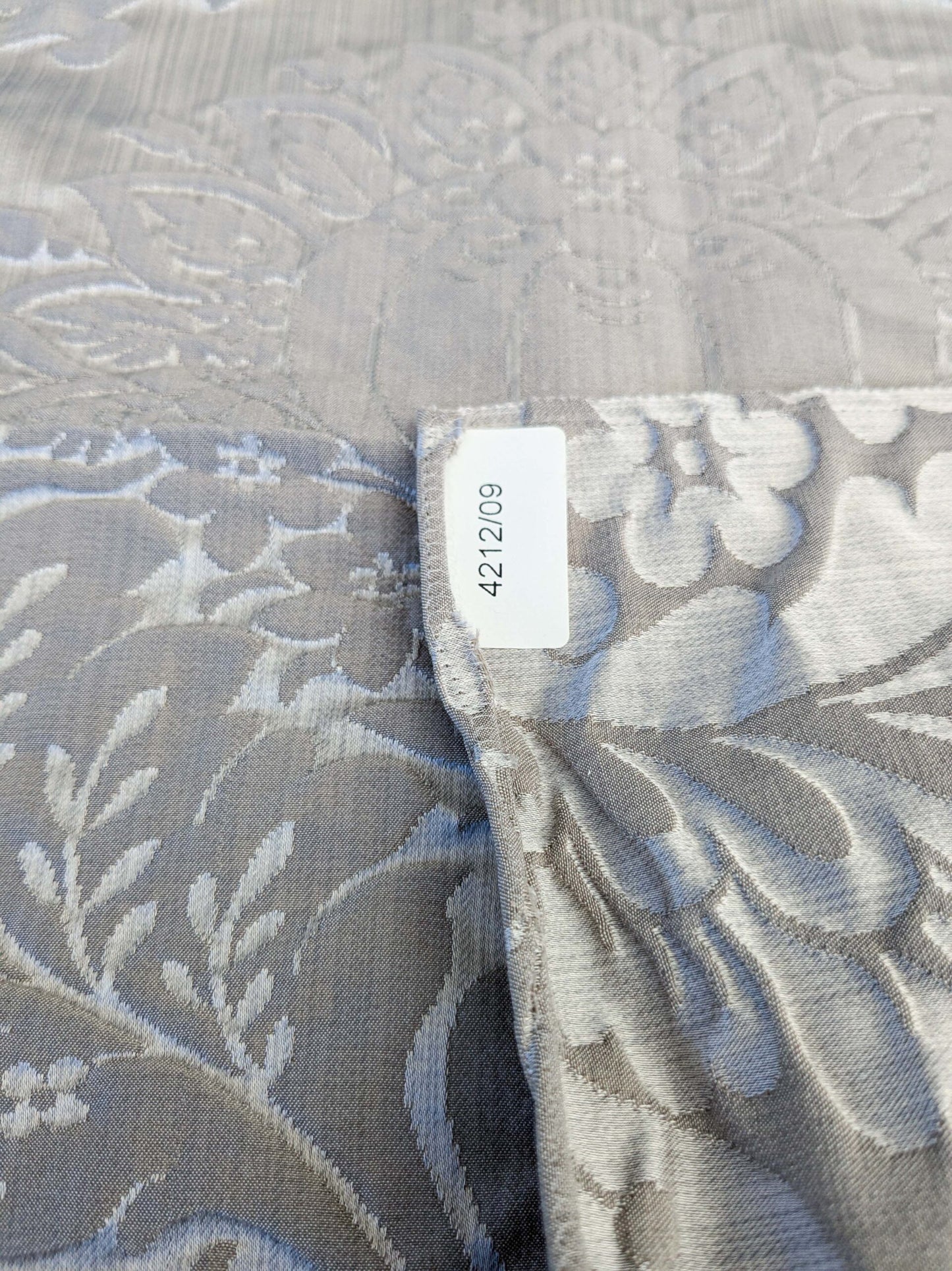 9 EV45 Silk blend Square 24" x 24" Lelievre Paris Athenais Argent Gray Damask Wool Silk MSRP USD1082/y