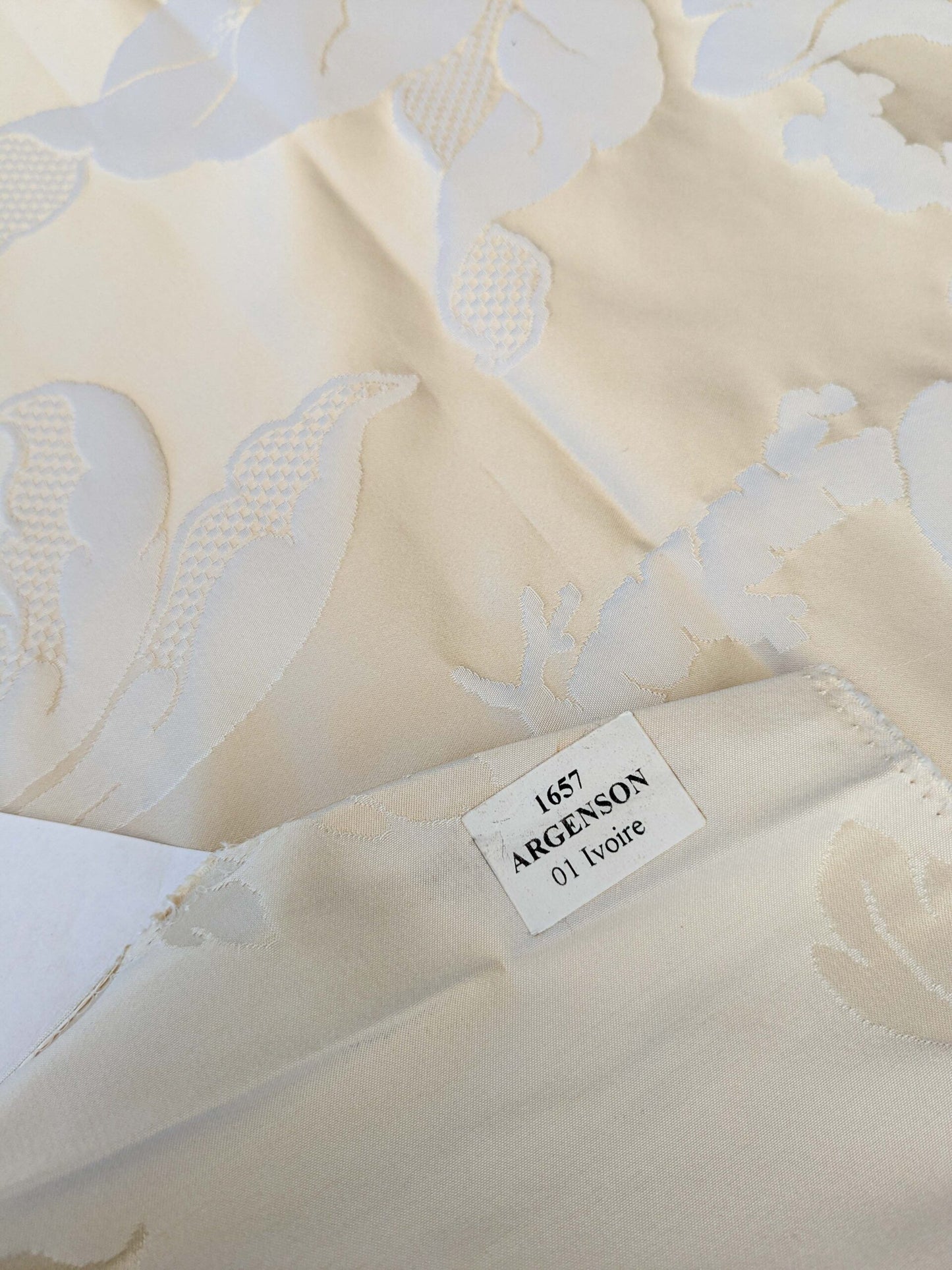 18 EV45 Silk Square 24" x 26" Tassinari and Chatel Argenson Ivoire Ivory Floral Botanical Foliage MSRP USD 1200D 1200+/y