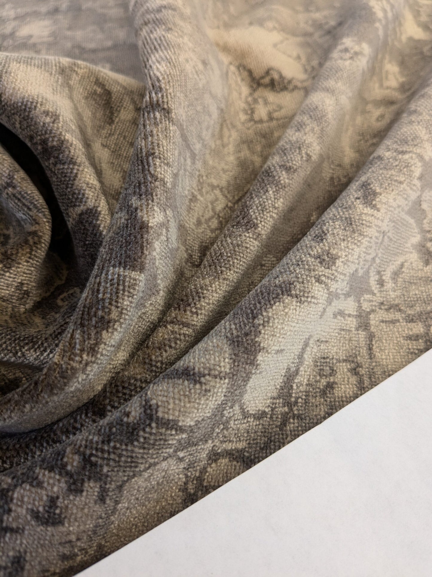 30 EV46 27" x 28" Velvet Square Scalamandre Aldeco Fragment Praline Brown Abstract MSRP USD 326/y