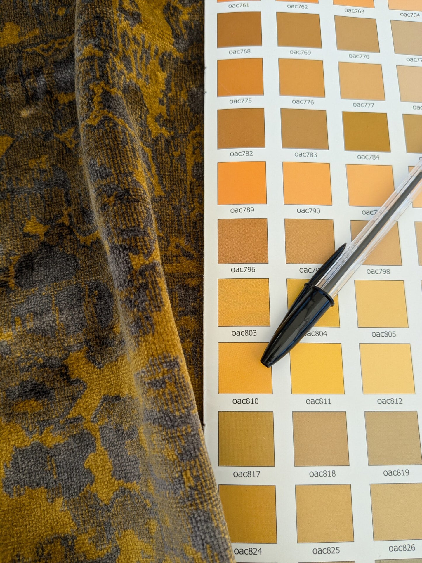 32 EV46 Velvet Square 27"x27" Scalamandre Aldeco Fragment Brown Gold Abstract MSRP USD 326/y