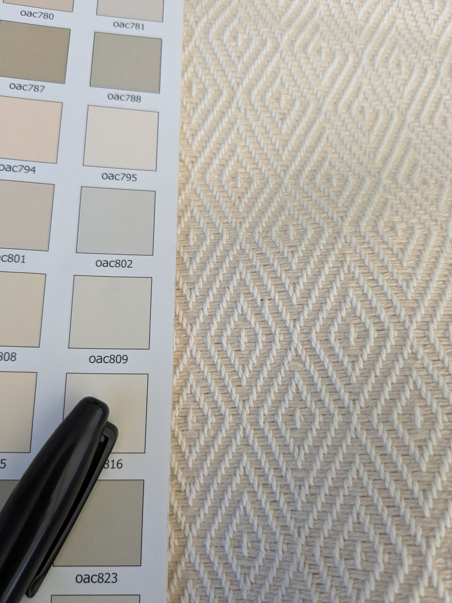 65 EV47 Square Scalamandre Old World Weavers Mokala Revrs Ivory Cream Jacquard Small Scale Diamond Ogee Reversible