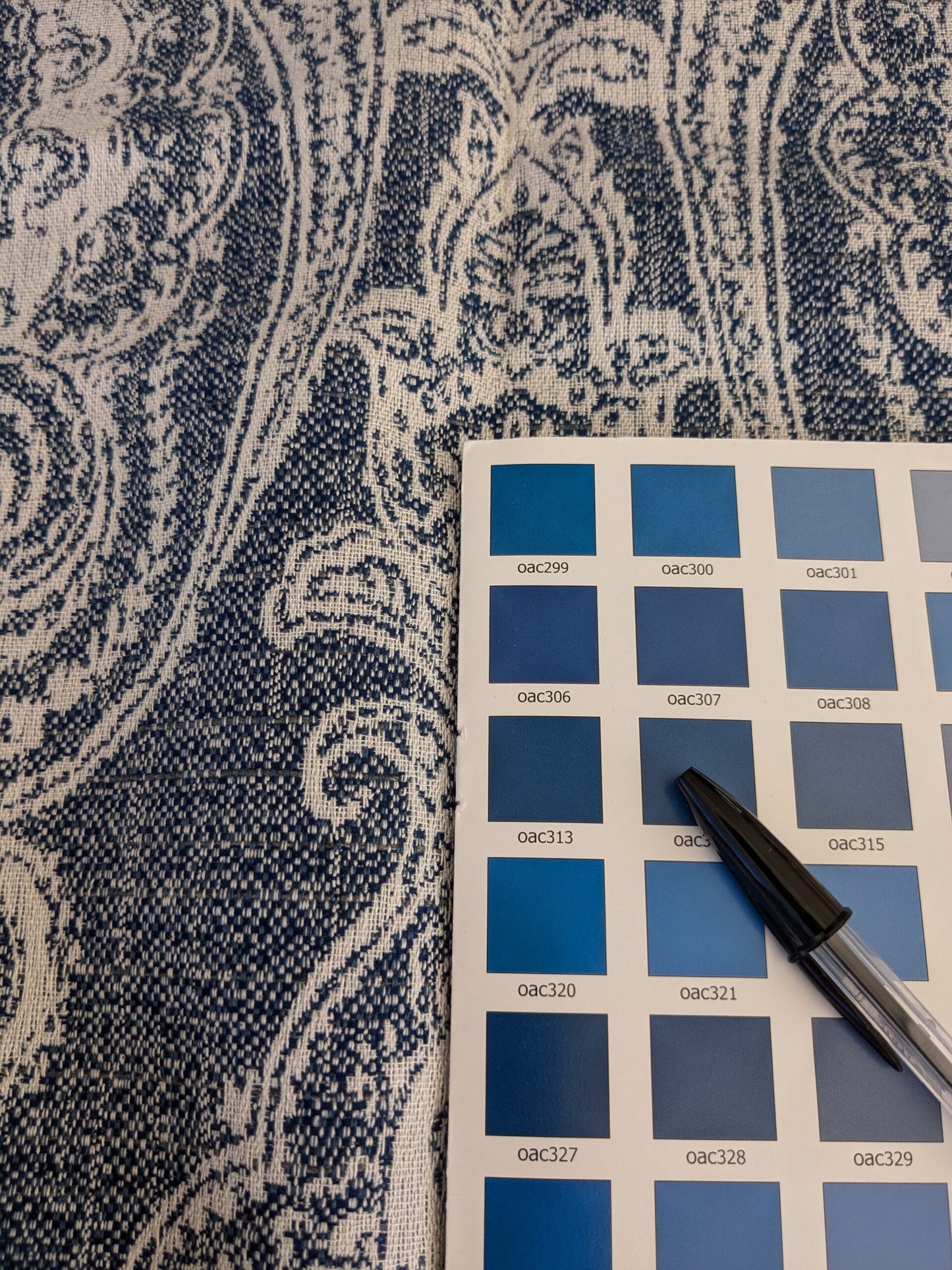 88 EV47 Square Scalamandre Old World Weavers Harwich Port Indigo Outdoor Classic Damask Blue & White MSRP USD 270/Y