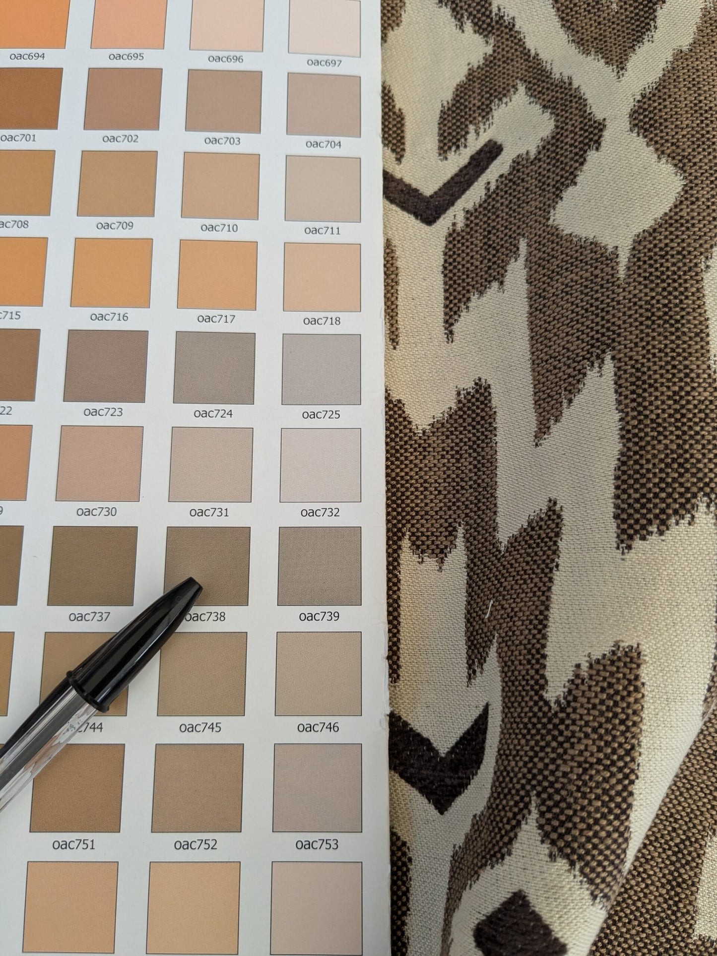 91 EV47 Square Scalamandre Grey Watkins Yalta Toast Ikat Paisley Brown Art Deco Geometric