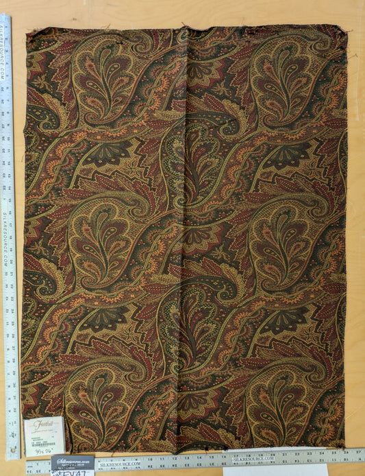 100 EV47 Square Scalamandre Fonthill Srinagar Red Green Red Gold Cotton Paisley Novelty 35"x26"