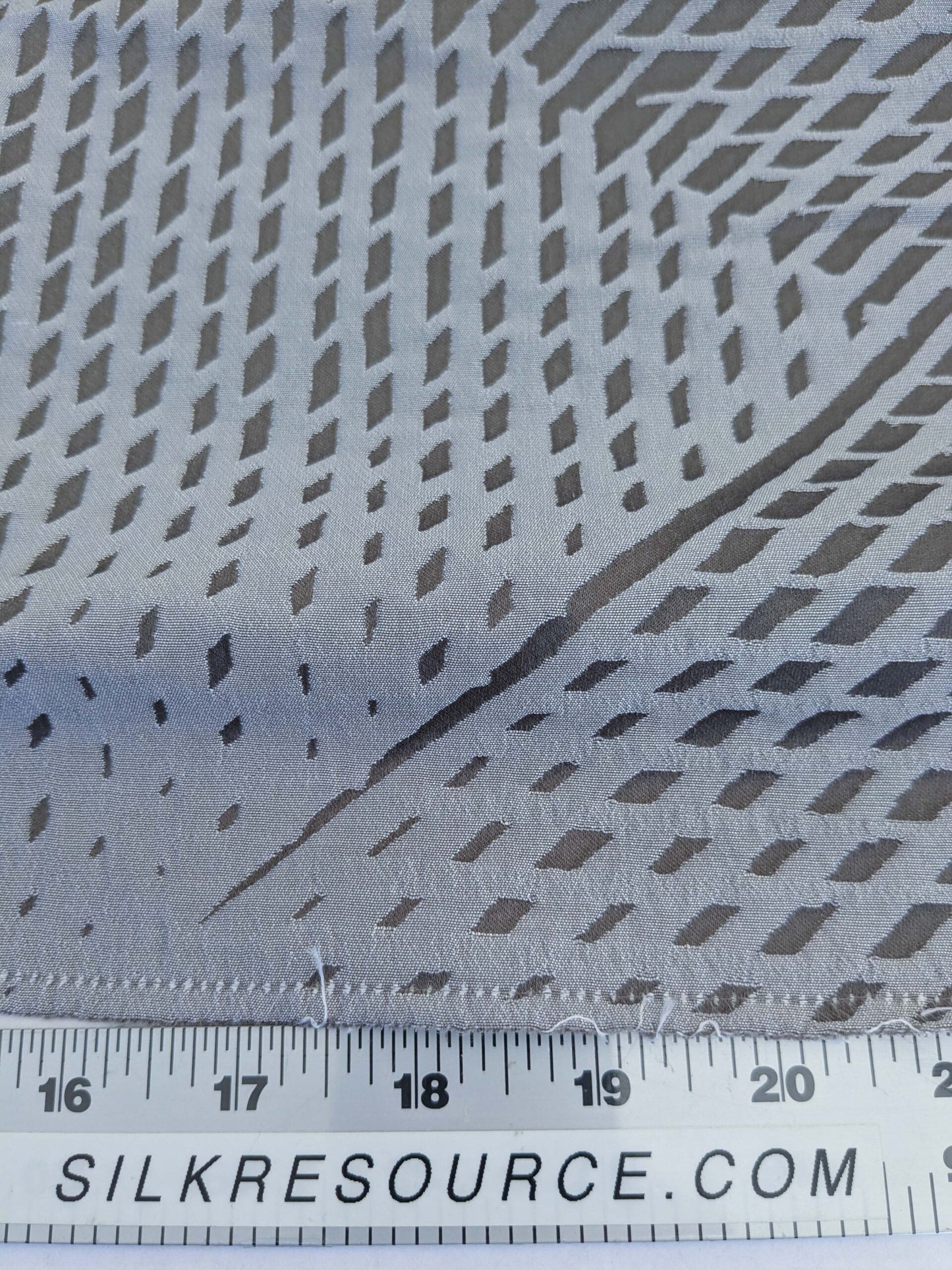 63 EV50 24" x 27" Scalamandre Lelievre Paris Baccara M1 Graphite Polyester Gray Diamond Small Scale