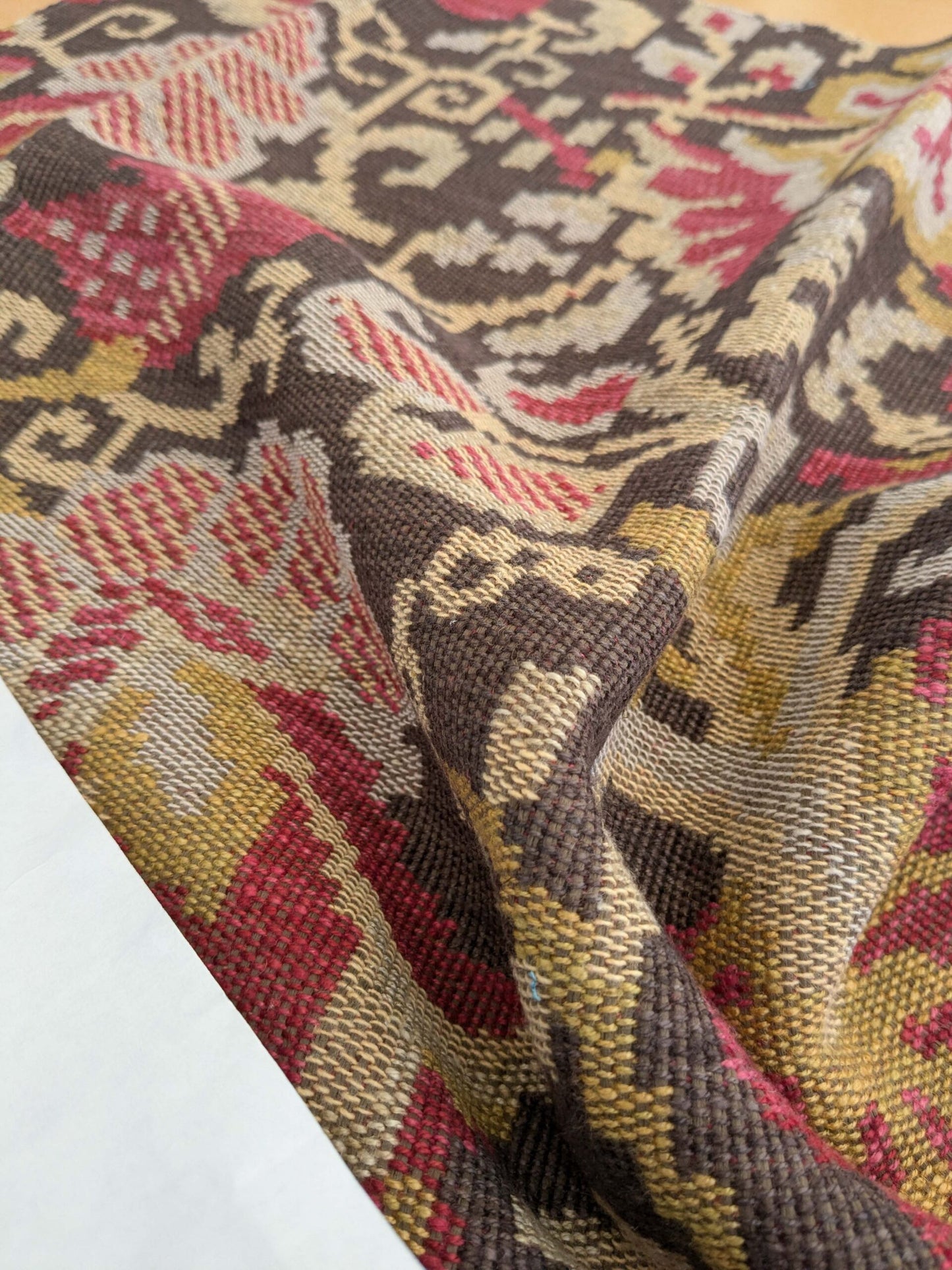 100 EV50 27" x 27" Square Scalamandre Moldavia Pomegranate Brown Linen Cotton Tapestry MSRP USD 684/yard