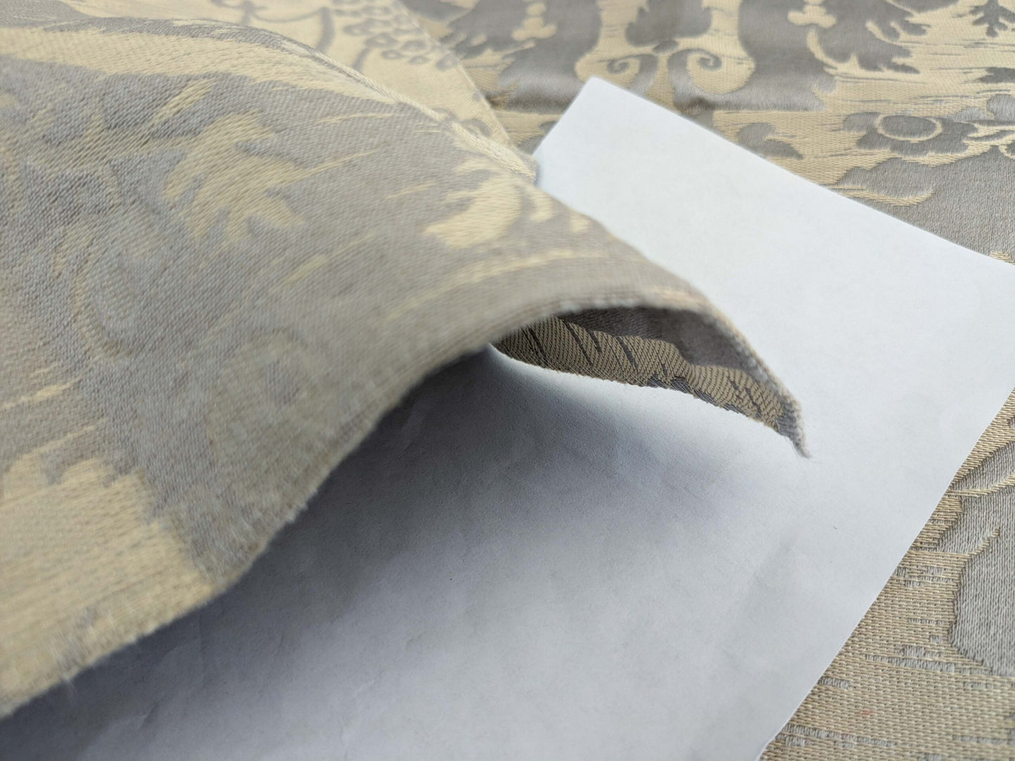 110 EV50 24" x 24" Square Scalamandre Tassinari and Chatel Cammino Argent Silver Gray Silk Damask Red MSRP USD1484/y