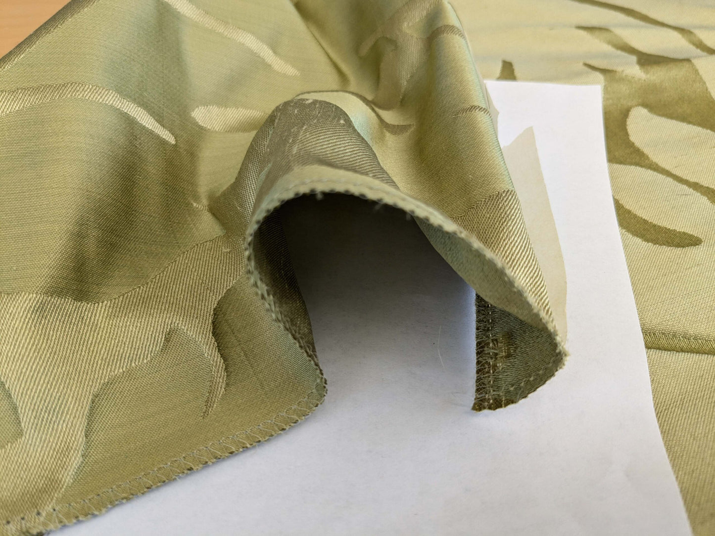 7 EV53 26"x 27" Square Scalamandre Old World Weavers Villa Regina Damask Pistachio Green 100% Silk Renaissance MSRP USD500+