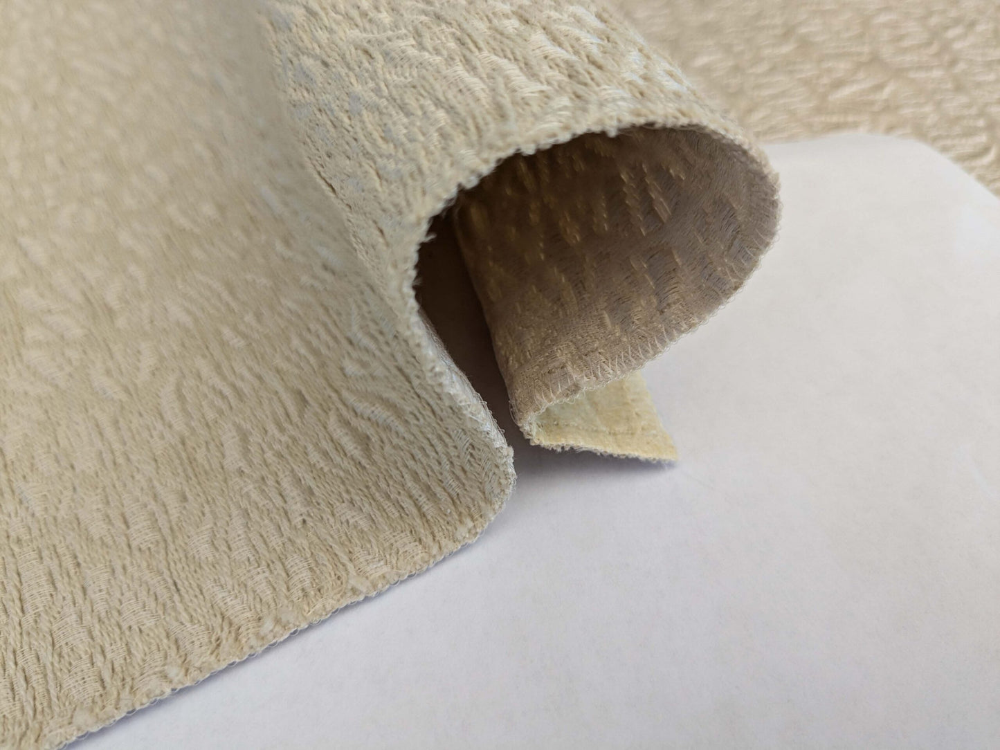 20 EV53 Square Scalamandre Old World Weavers Halley Winter White Matelasse Small Scale Texture MSRP USD 1100+/y