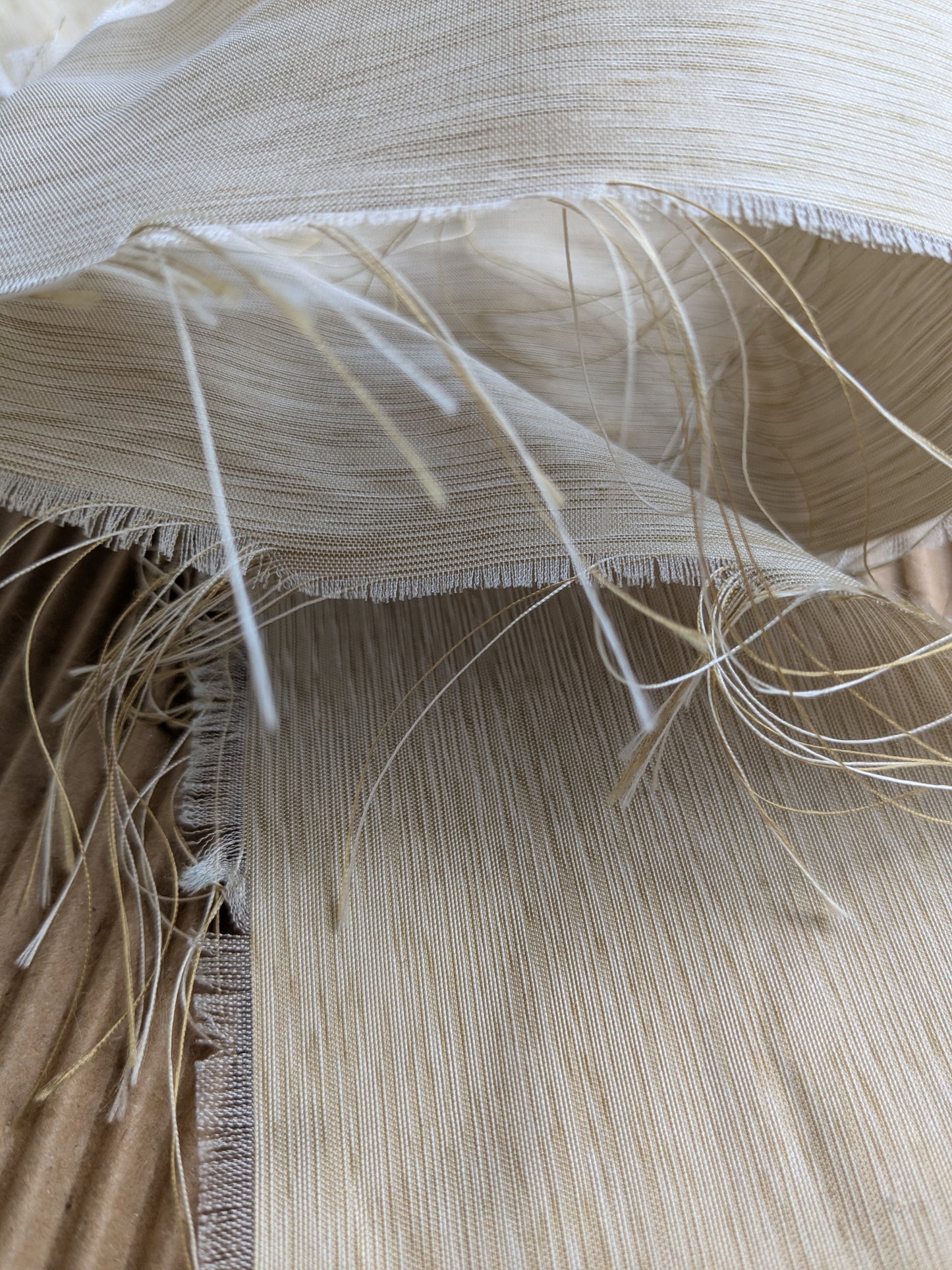 Scalamandre Hinson Diffusion Taffeta Wheat Beige Iridescent Silk Taffeta Texture Gem Stone MSRP USD294/y