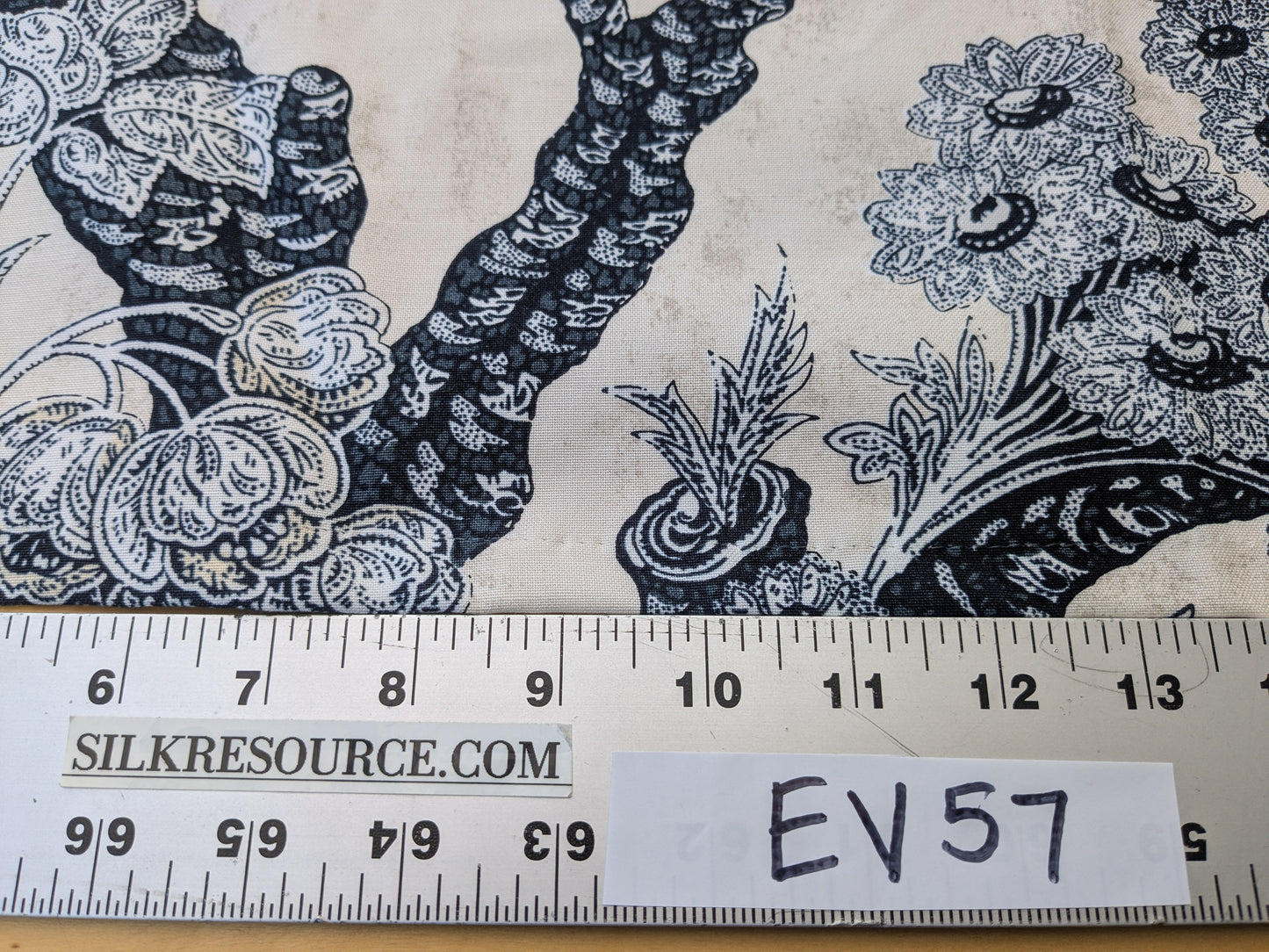1.3 yards Scalamandre Summerhouse Hill Charcoal Black and White 100% Cotton Floral -MSRP USD 644/y