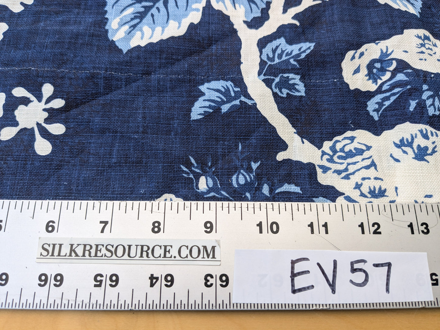1.2 yards Scalamandre Ascot Linen Print Navy Blue White Floral Print MSRP USD 606/y