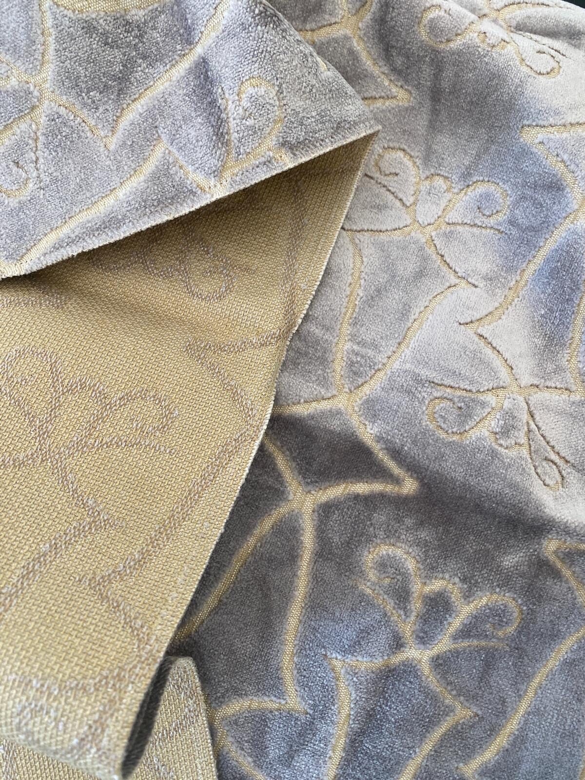 10 Berkbox74 Square Velvet by Old World Weavers Princess Aida Lavender Smoke Gray Cut Velvet Silky MSRP USD 265/Y