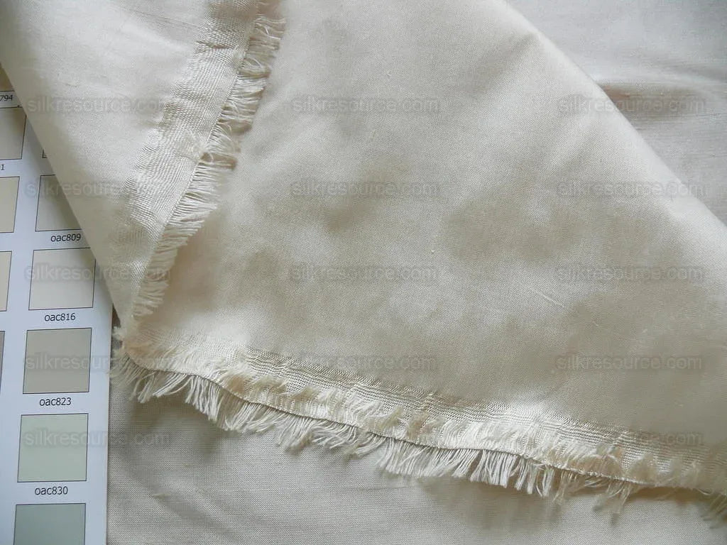 Scalamandre Antique Silk Taffeta, Cream Bty 99036-21